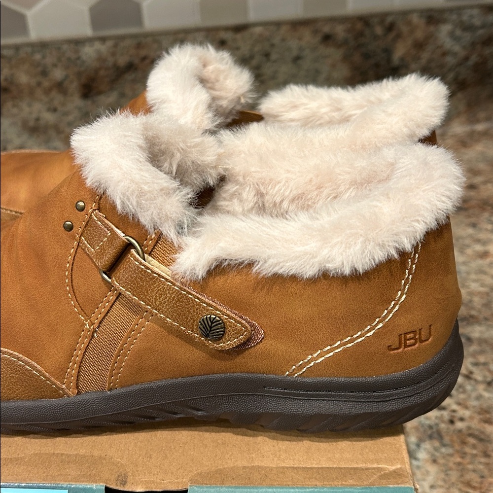 New JBU Heather Women’s 11 Slip On Tan Shoe Booties w/soft Faux Fur Lining - Picture 6 of 11